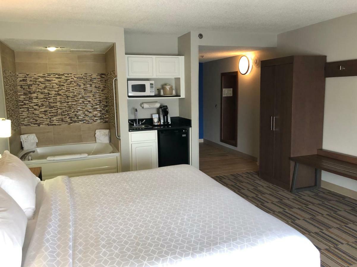 Holiday Inn Express And Suites Quakertown - Allentown Area By Ihg Bagian luar foto