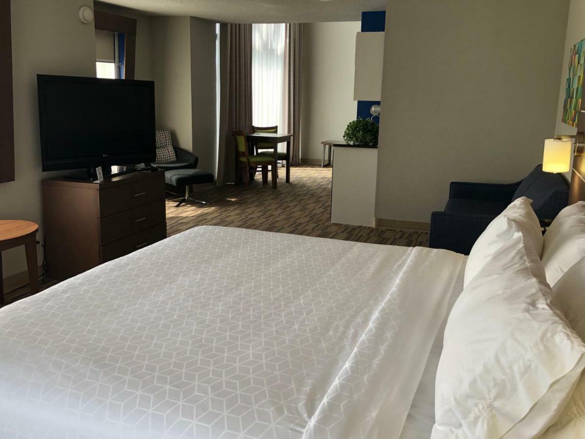 Holiday Inn Express And Suites Quakertown - Allentown Area By Ihg Bagian luar foto